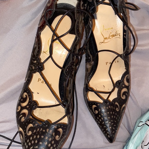 Christin Louboutin Impera heel in Black seen on Kylie Jenner and Rihanna - Picture 3 of 7